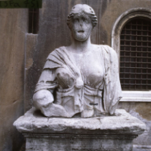 Statua detta di Madama Lucrezia (pre restauro) Statua detta di Madama Lucrezia (pre restauro)