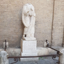 Statua detta dell’Abate Luigi Statua detta dell’Abate Luigi