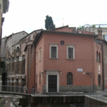 La Casina dei Vallati, prospetto verso il Portico d’Ottavia La Casina dei Vallati, prospetto verso il Portico d’Ottavia